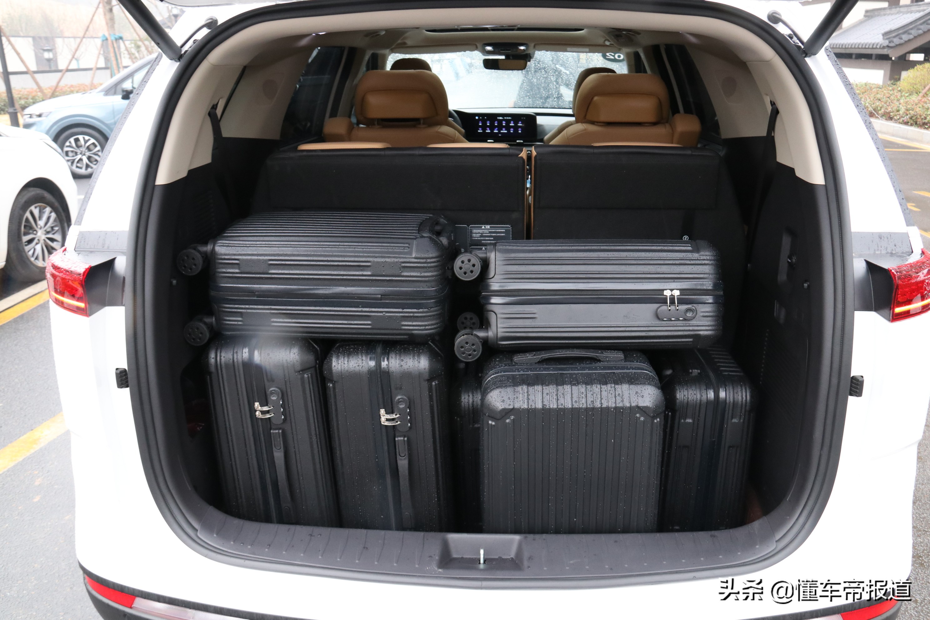 对比｜舒适家用选谁好？奶爸看过来！起亚嘉华VS广汽丰田塞纳