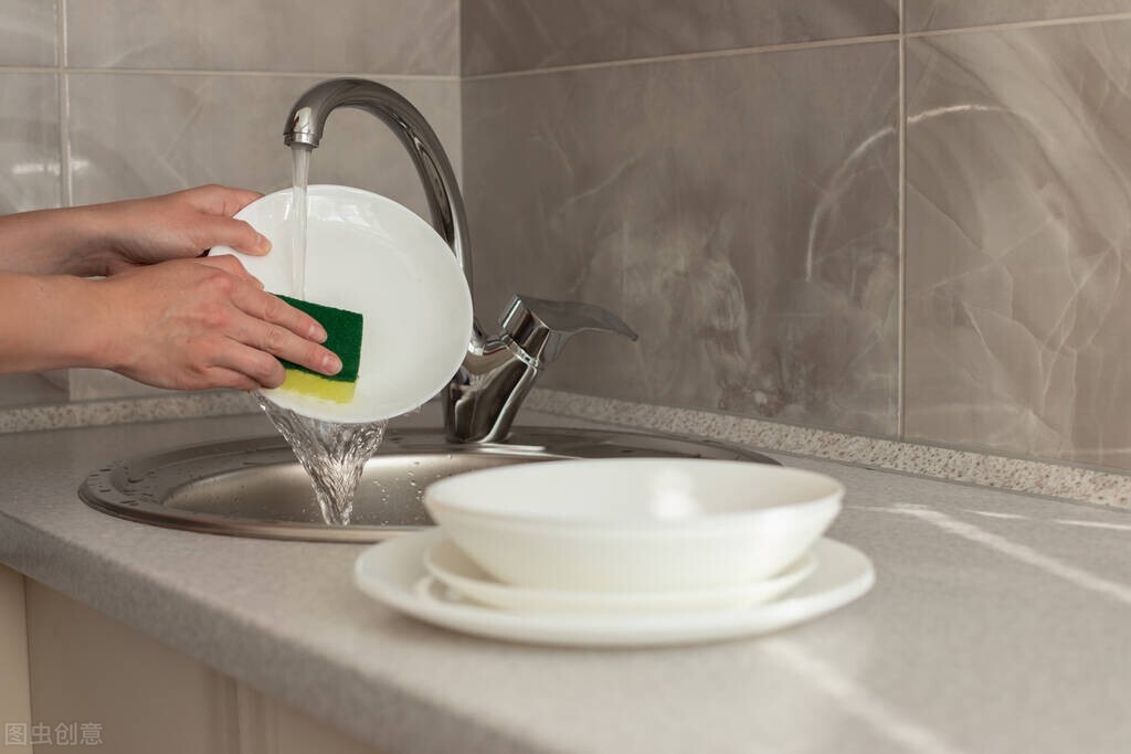 洗碗時的一些誤區，應盡快改正，以免細菌積聚，危害健康