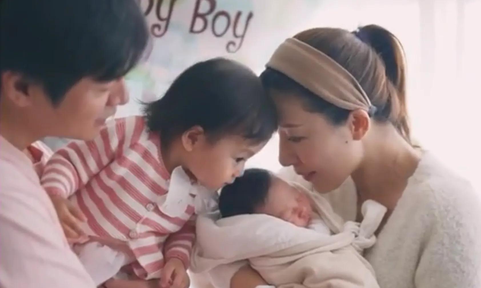 杨怡情人节晒视频记录重要人生阶段，从结婚到一家四口幸福满满