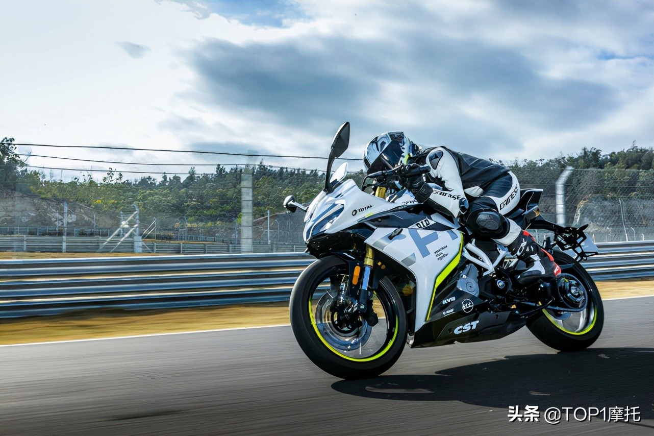 性能强未必卖得好,国产250跑车摩托你真的知道怎么选吗?