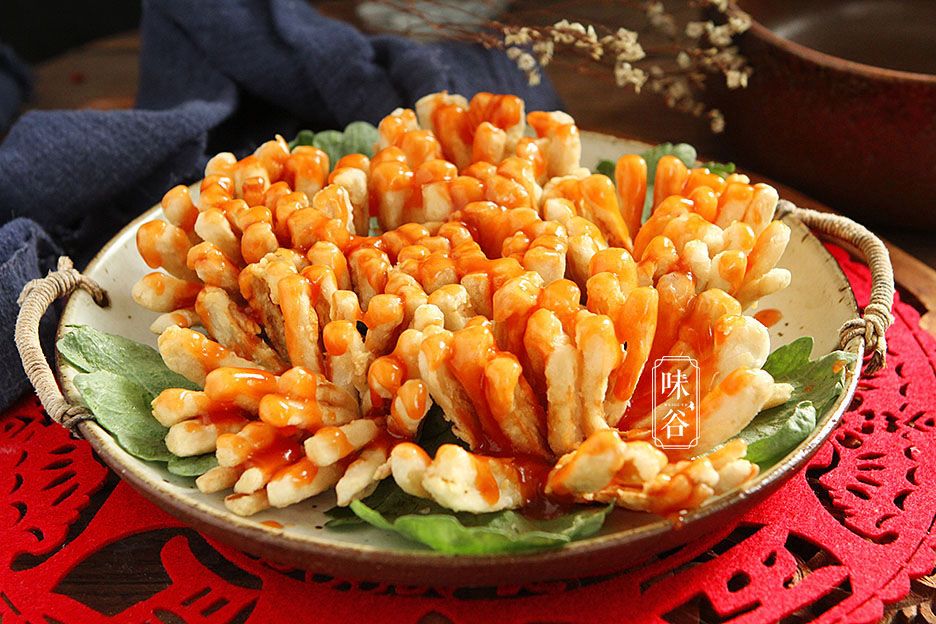 年夜饭，杏鲍菇这样做，不炒不凉拌，好吃又喜庆，寓意：锦上添花