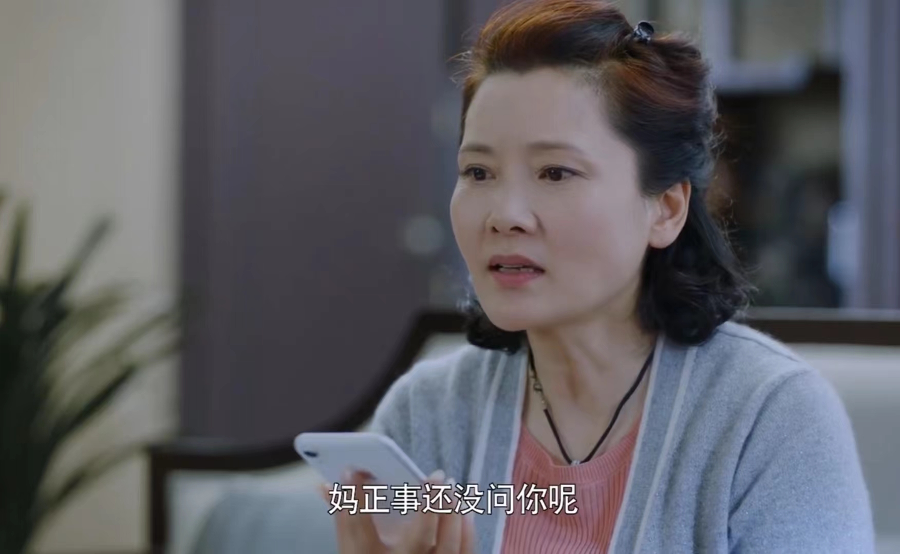 剧里土气十足的大妈，年轻时个个是风华绝代的大美人，差距太大了