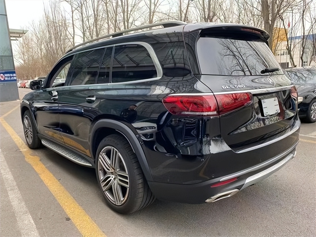 2021款奔驰gls580搭载40tv8