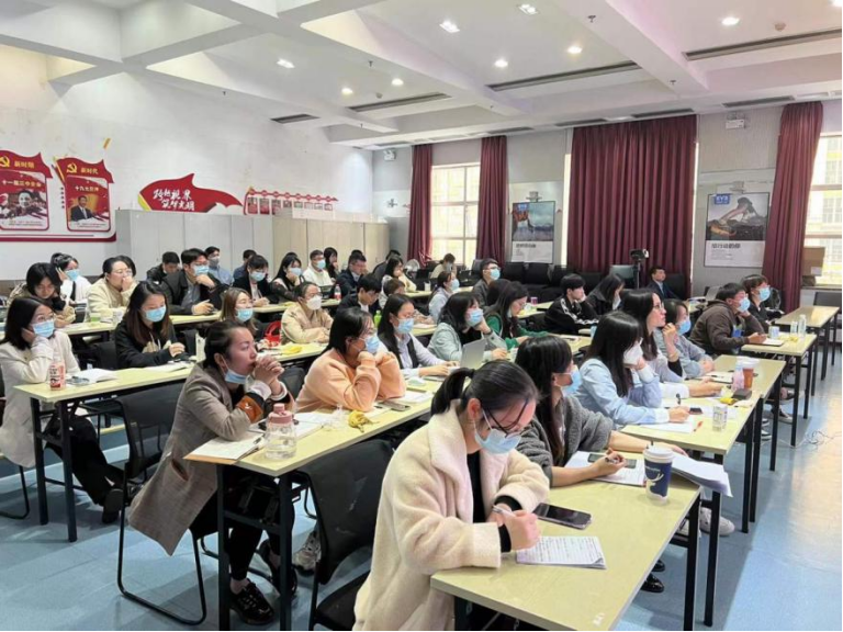 长沙爱尔眼科门诊部召开“仁EYE季”医疗培训