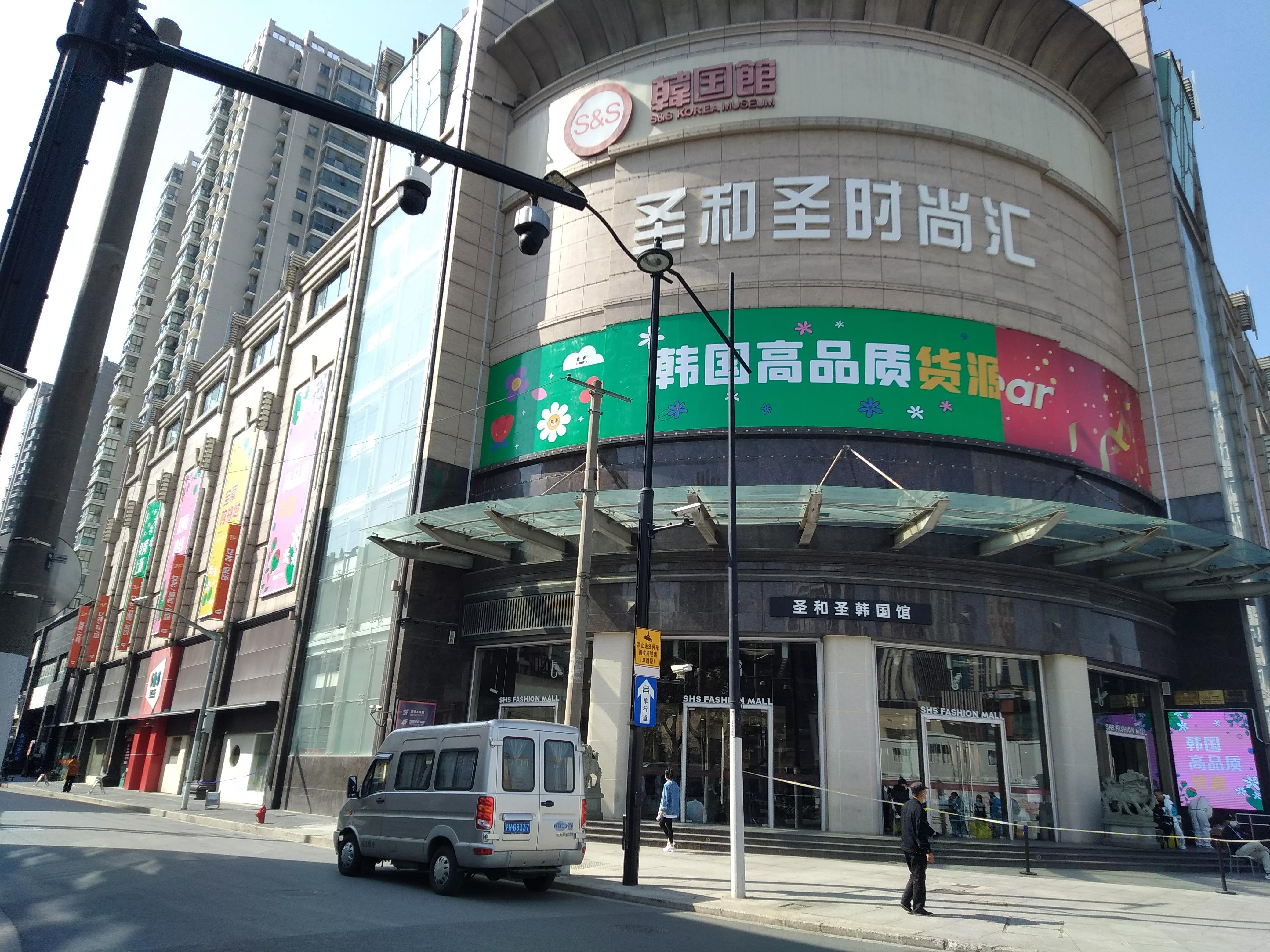 上海外贸服装批发市场在哪里（上海外贸服装批发）