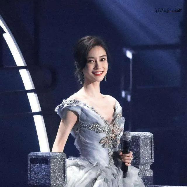 内娱的颜值担当一定是Angelababy