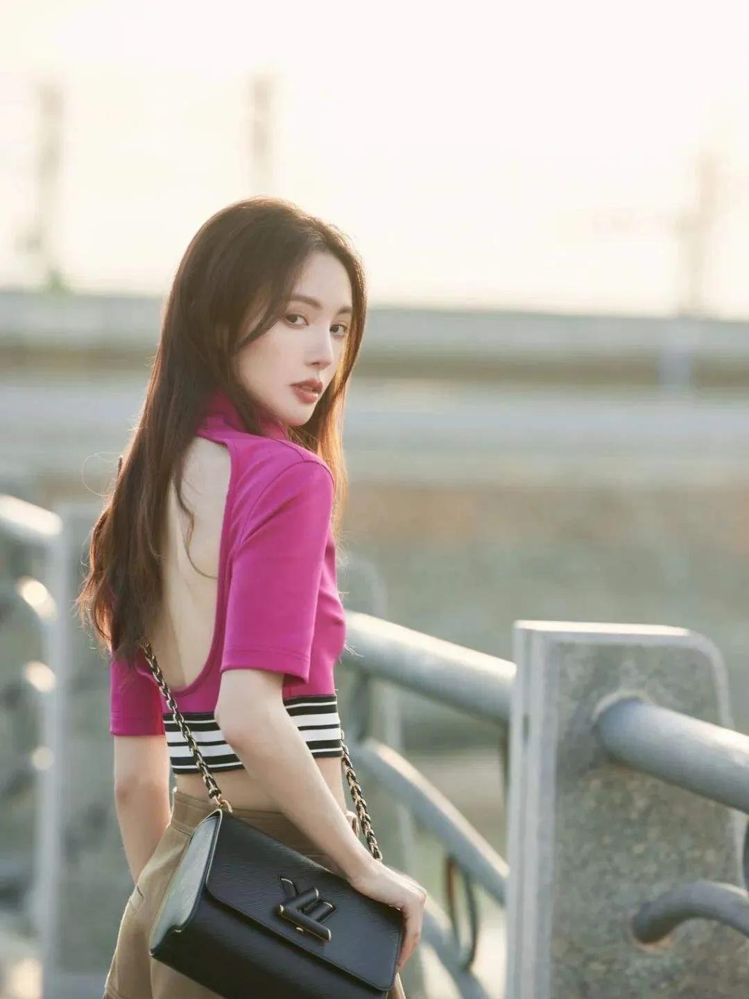 梦幻粉色，大女生戚薇、杨幂和金晨，小女生孙怡、任敏和周洁琼、