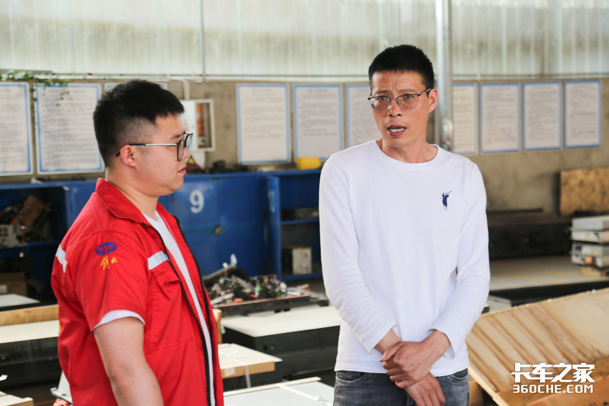 解放轻卡人物传，29岁成为维修部主任，开挂的人生是什么体验？