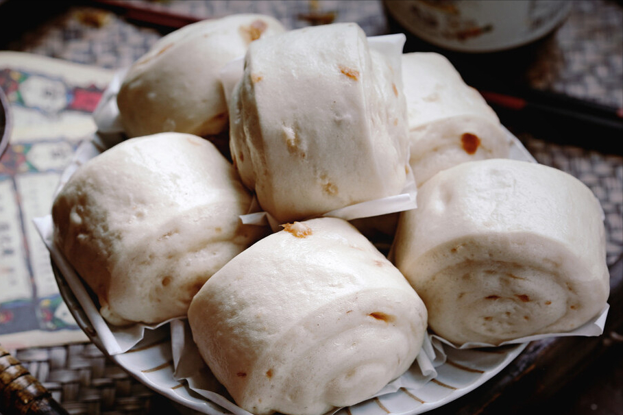 过年保存馒头，切忌放冰箱冷藏，教你正确方法，放一个月不干硬