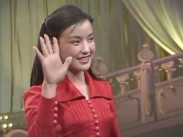 春晚十大美女主持，有的成为冻龄女神，有的结局让人唏嘘