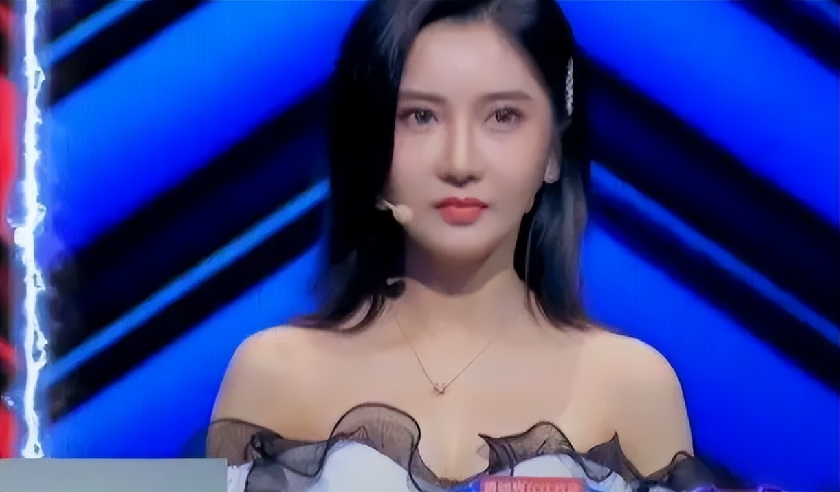 清华大学新晋校花，高考双料状元，能力样貌不输“奶茶妹妹”