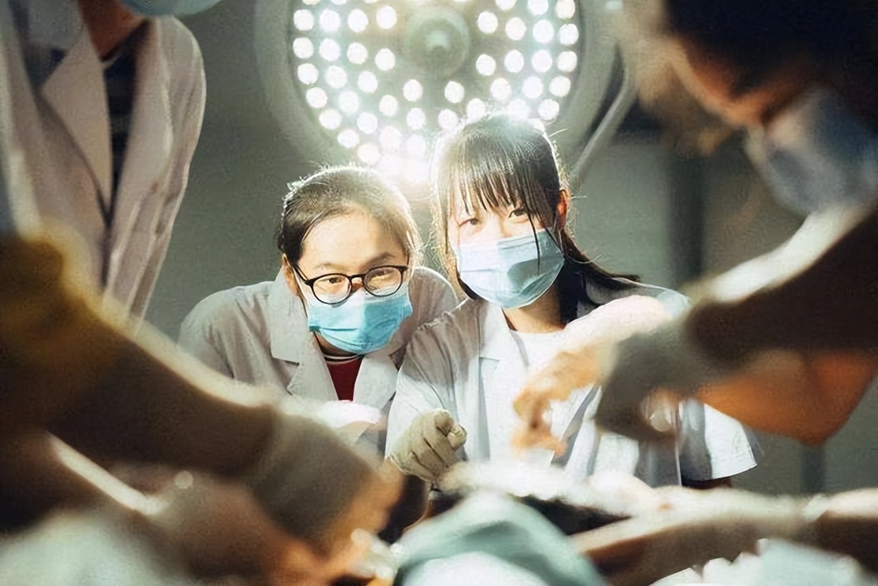 五年制临床医学与八年制临床医学，究竟有啥区别？看过来人怎么说