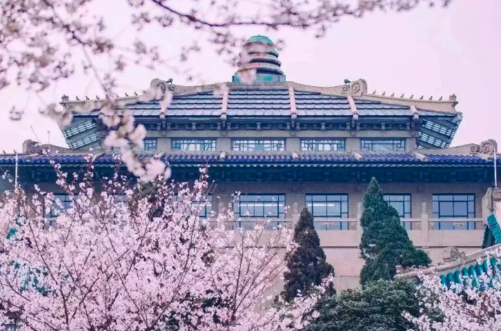 中国10所“最美”大学，清华北大上榜，厦门大学深受大学生们青睐