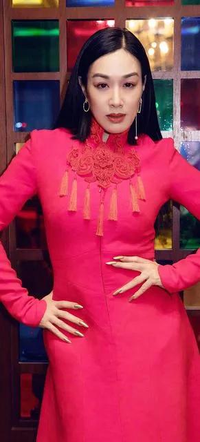 钟丽缇美照一册，欣赏