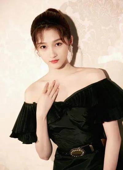 关晓彤和蒋依依，谁更有灵气