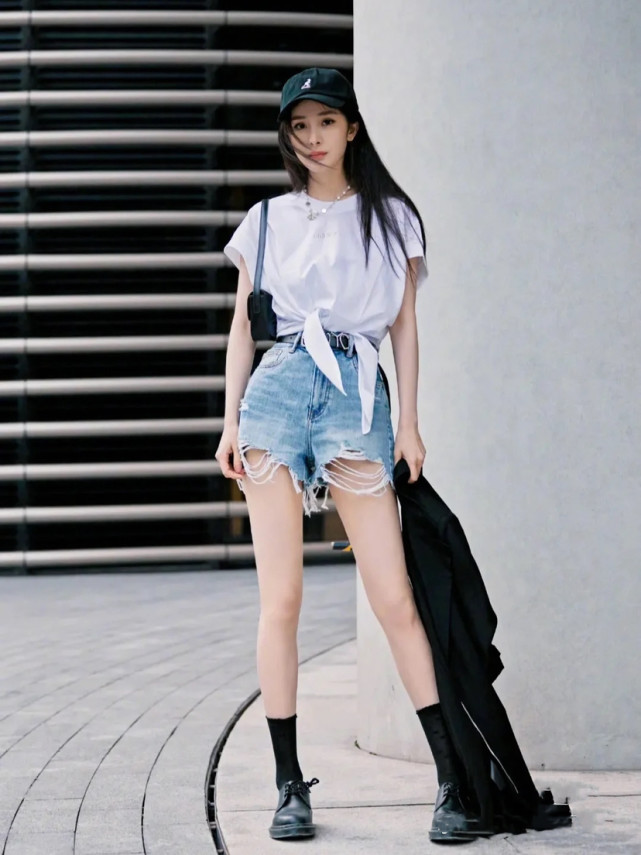 杨幂的少女感穿搭请收下