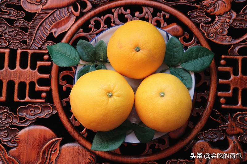 大年初一，不管贫穷或富贵，家中都要摆6种吉祥果，虎年好事不断