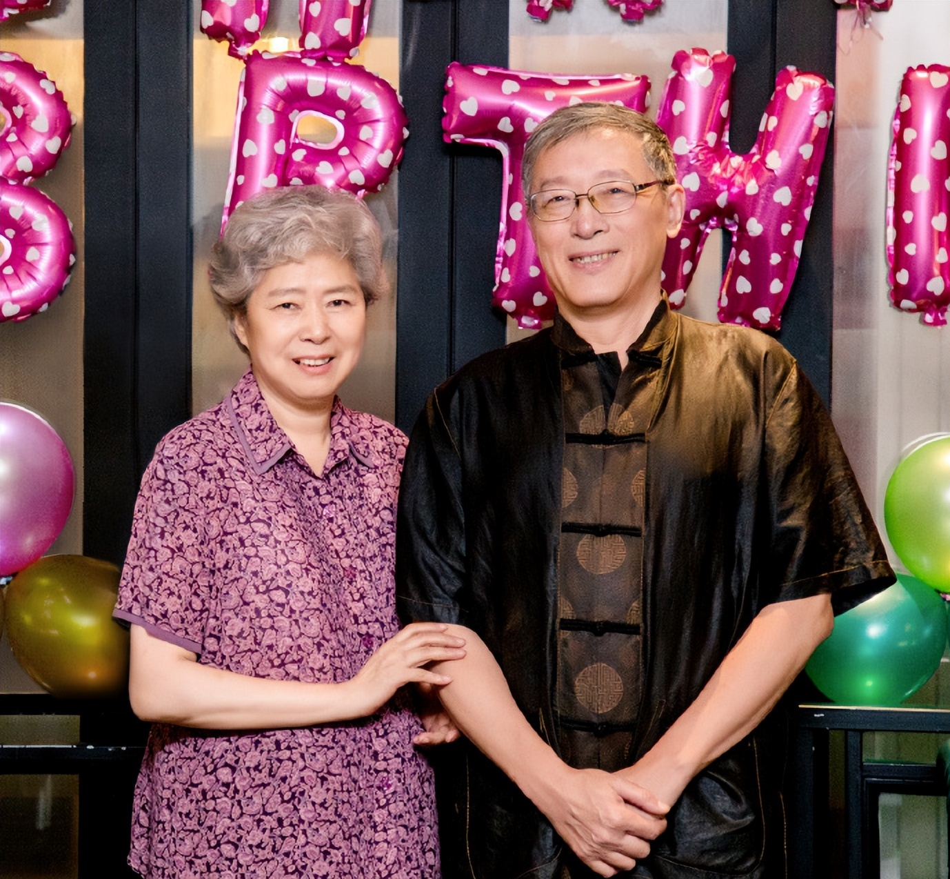 胡歌爸爸胡逸材：前卫的教育助孩子成才，为他的终身大事操碎了心