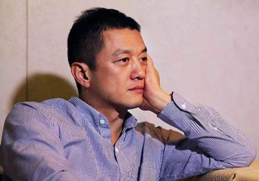 5位明星借钱难堪的明星，王宝强比较惨，大衣哥被借出去100多万