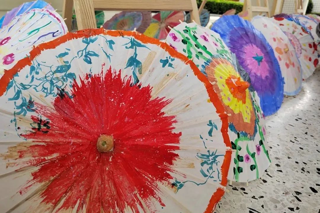 连接梦想，缤纷童年｜双流区实验小学外国语学校举行美术社团展览