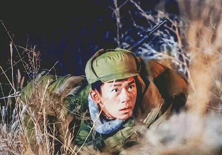 播1天，拿下榜单第一！《狙击英雄》一出手，就是国产战争片王牌