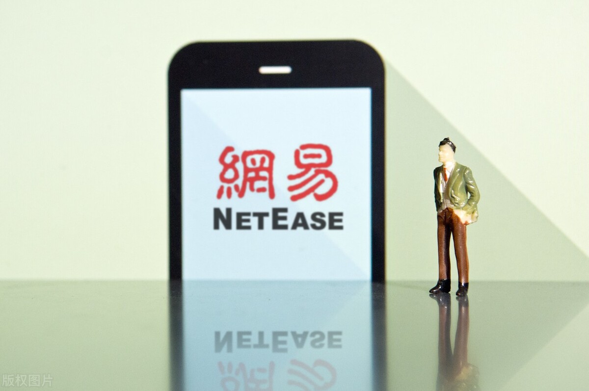 她出身普通，靠投资成就百亿身家，是众多富豪背后的女强人