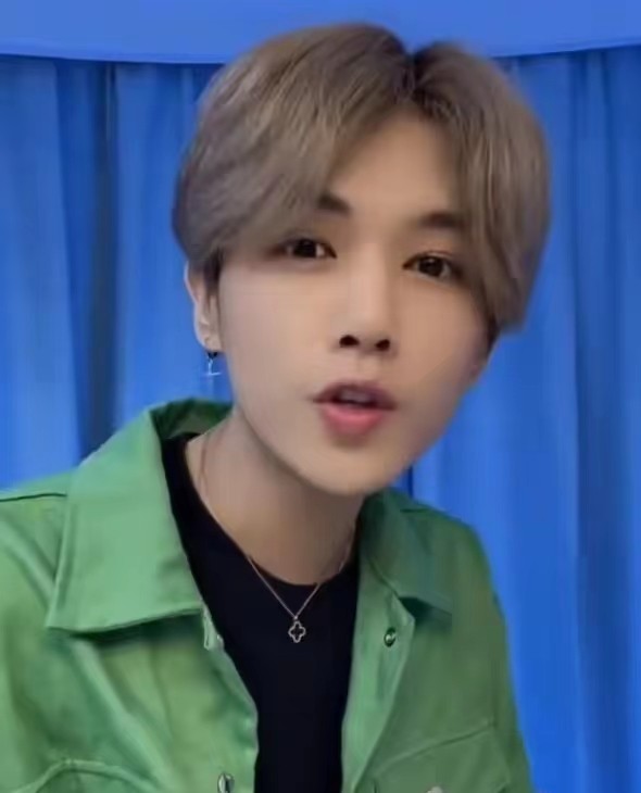 网红“男团”ESO强势回归，易烊干洗做经纪人，黄子诚退团引热议