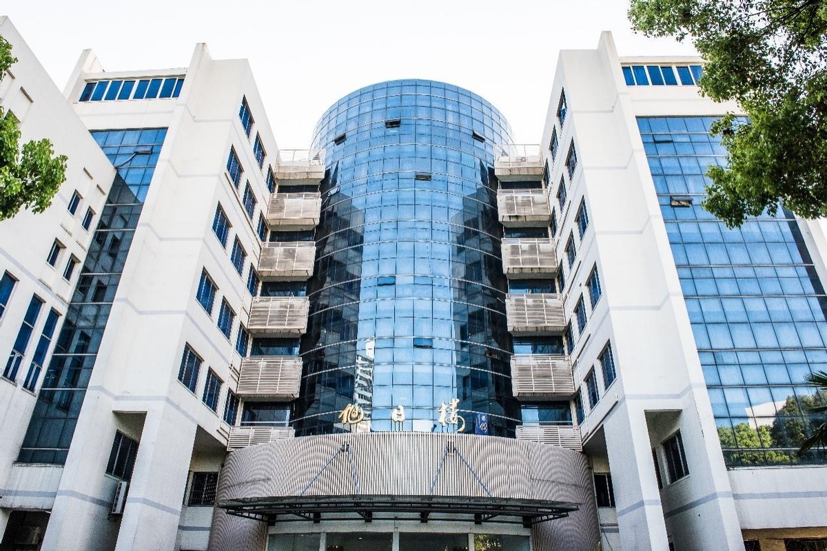 重磅！又一峰会在京召开，上海一高校斩获大奖，由“中央重点级”网站颁发！