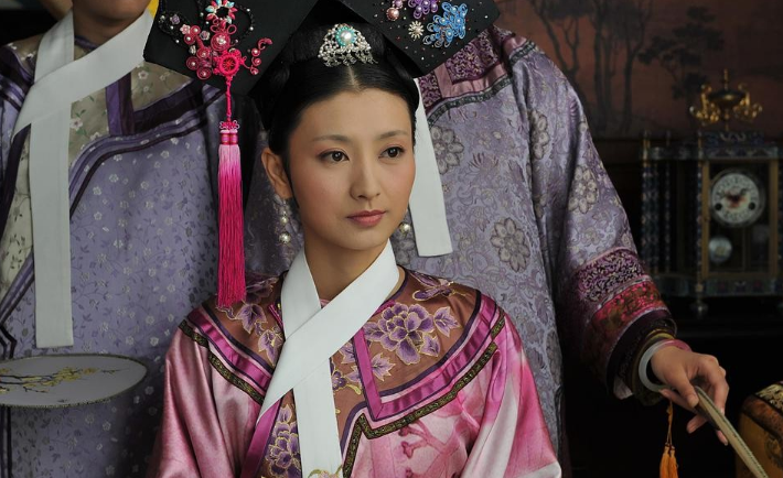 换剧如换脸，演完《甄嬛传》再演《星汉灿烂》，差点没认出陈思斯