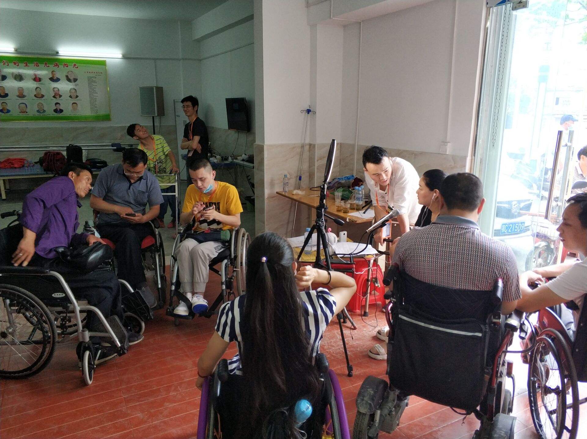 山西高位截瘫女孩研发国家专利，被5所世界名校争抢，如今咋样？