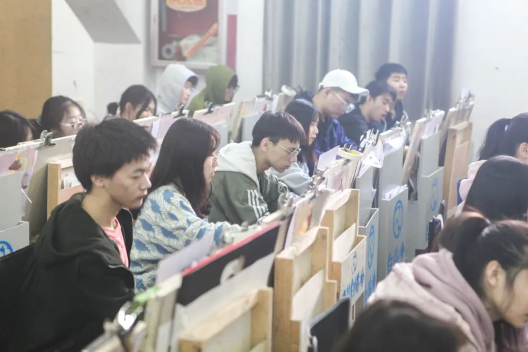 南昌美术培训画室哪家好？南昌白塔岭美术培训强、成绩好