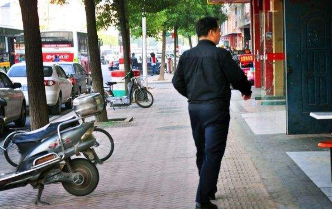 清华毕业后当5年客服，后辞职回乡当保安的张晓勇，后来怎样了？