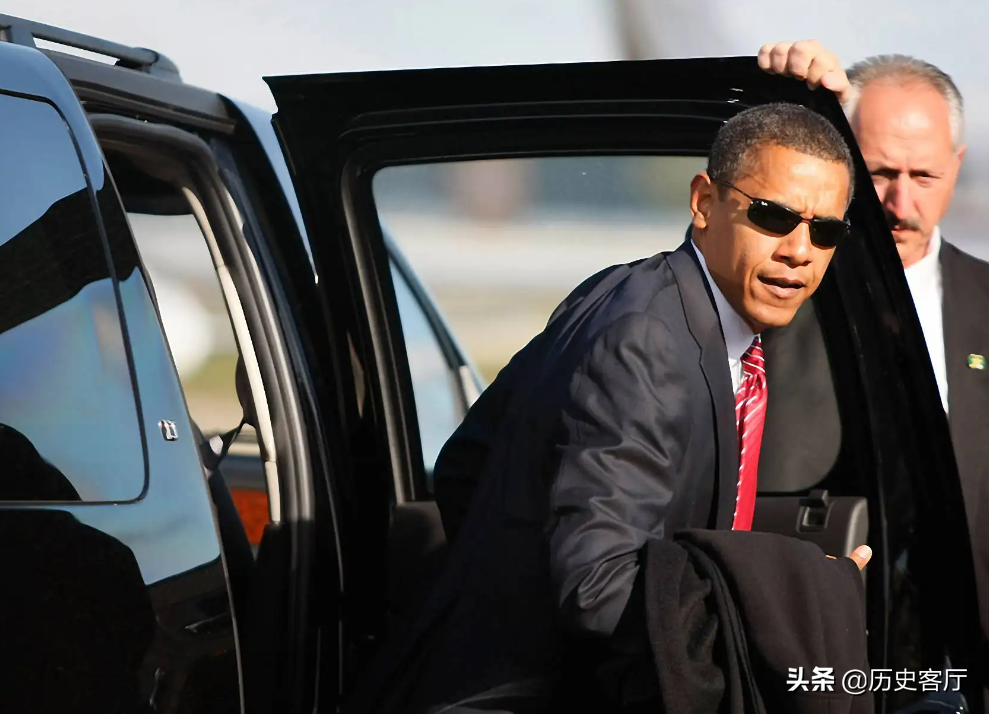 接地气！奥巴马回非洲老家，见面都是兄弟，干农活样样不差