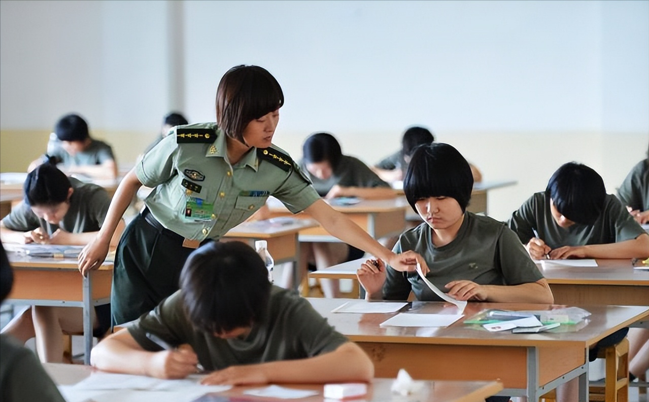 为何老兵说，本科生千万不要大三去当兵，竟是这6大原因，望周知