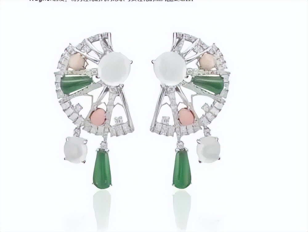 赌王嫡孙女罕见发动态，眉眼像极亡父何猷光，不争家产却身价不菲