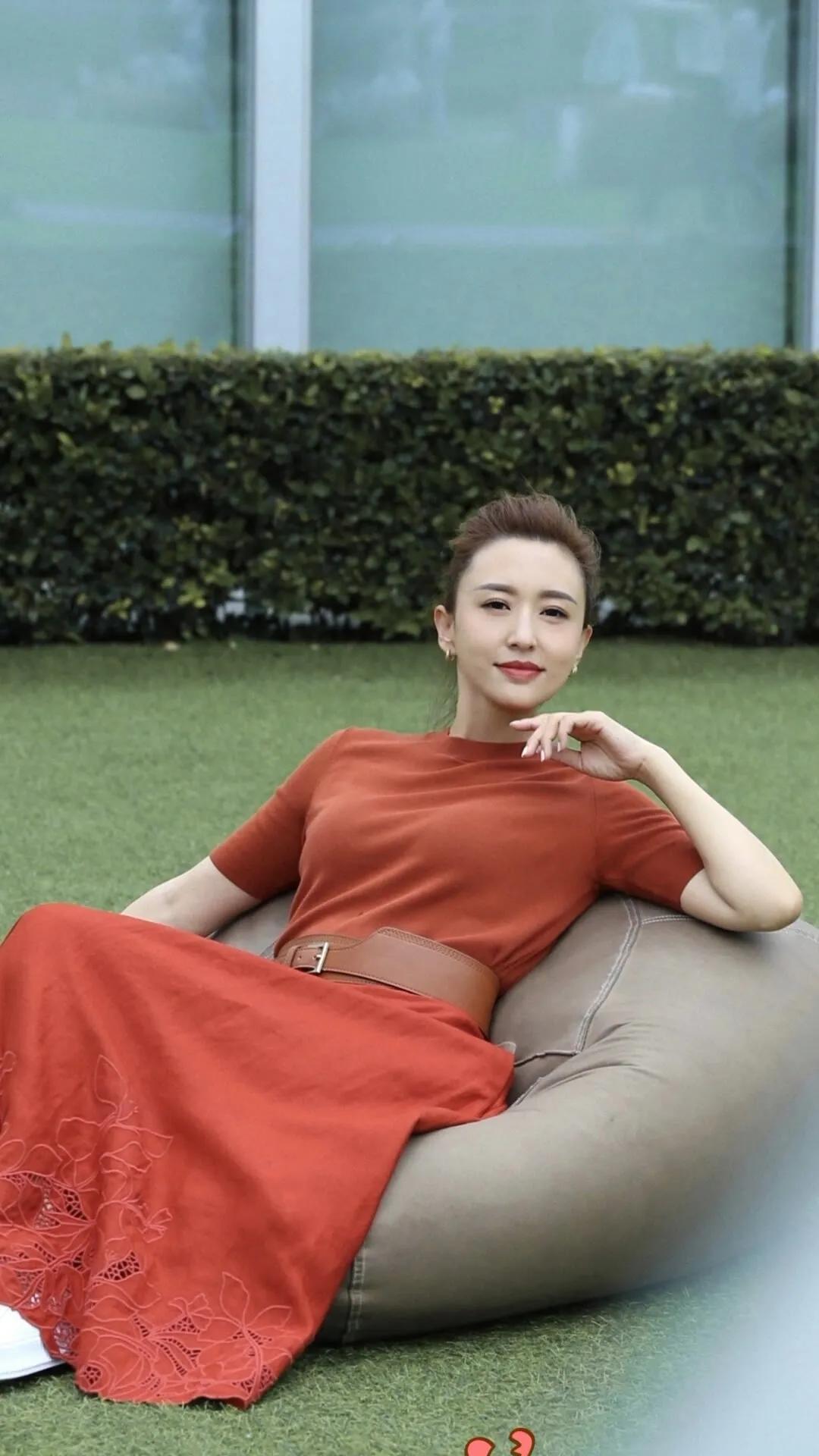 央视节目主持人张蕾1