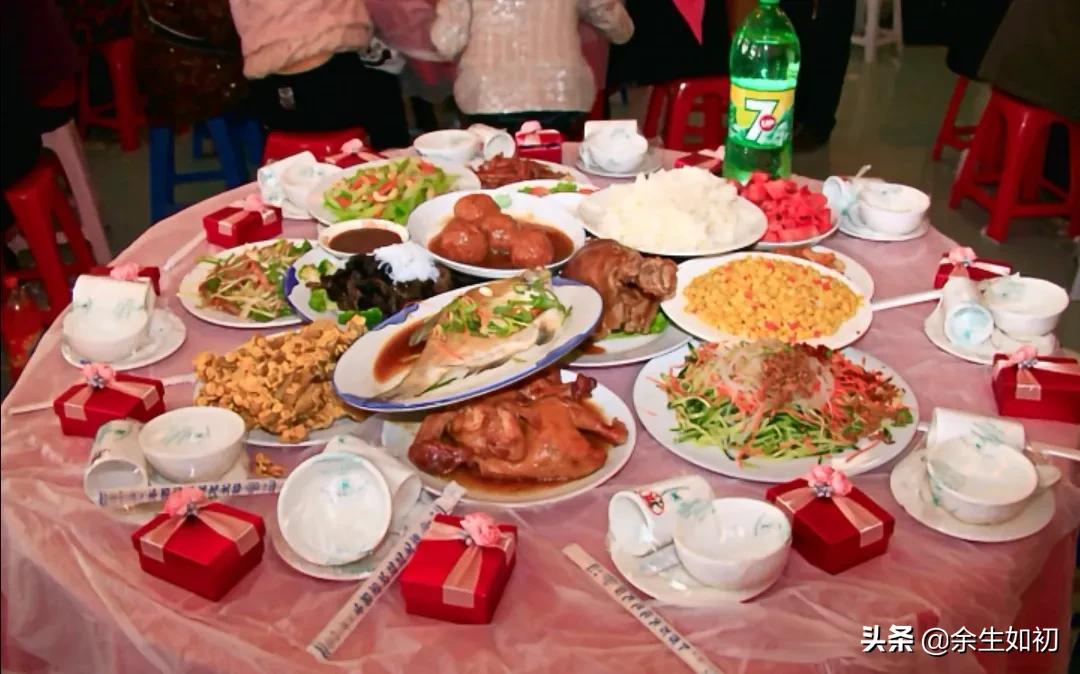 婚礼吃酒席随礼多少合适（结婚办两次酒席都要随礼吗）