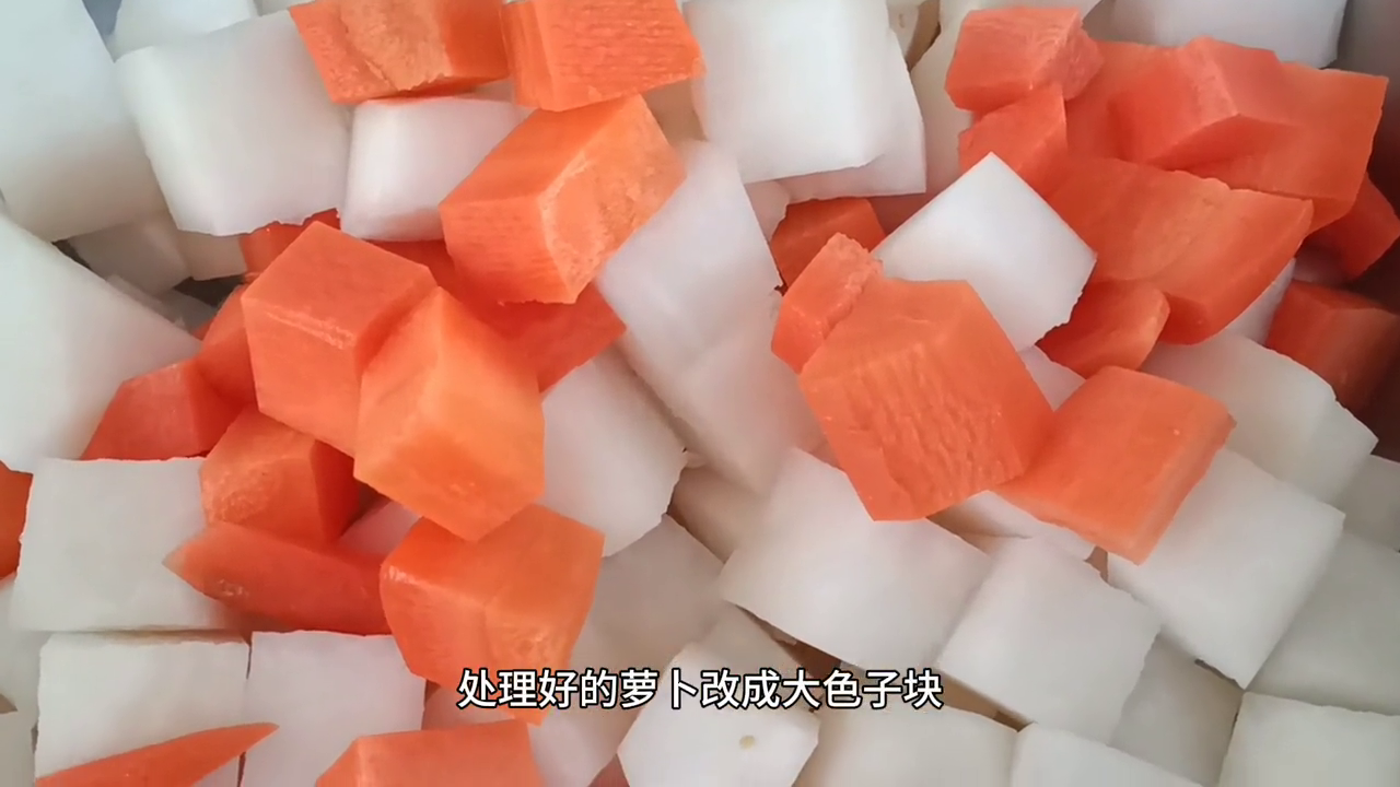 红皮萝卜炖牛肉(鲜美搭配，醇香滋补)