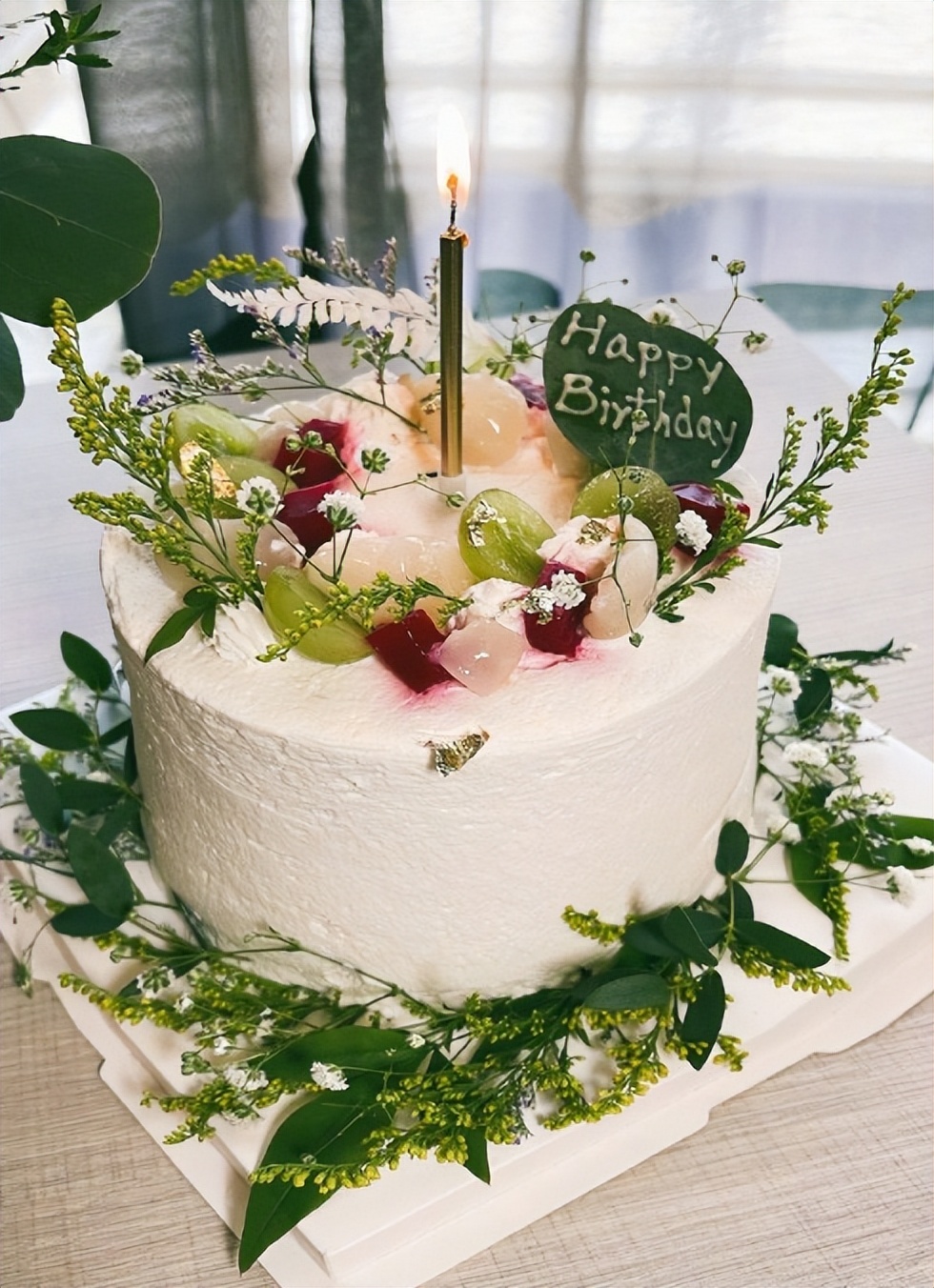 Ella晒全家福庆祝41岁生日，被老公儿子左右夹吻，一家三口超幸福