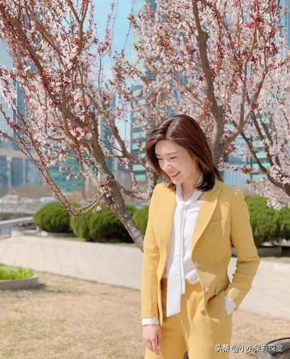 郑子可进入央视后进步明显，气质素养都不错，给人耳目一新的感觉