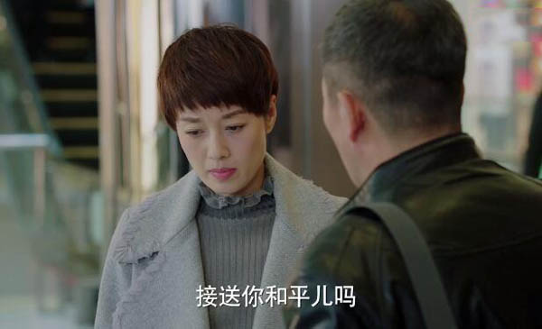 《我的前半生》：看懂唐晶对老金的警告，就能懂她不嫁贺涵的真相