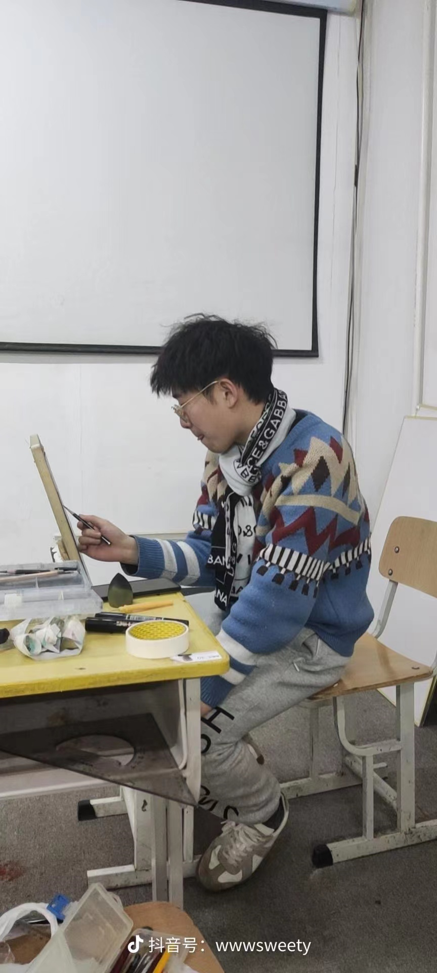 河南聋哑男孩考研393分，听障女友发布视频庆祝却遭攻击