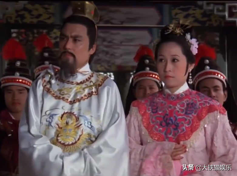 8版“情场浪子”段正淳对比：谁儒雅风流，谁油腻猥琐，差距明显