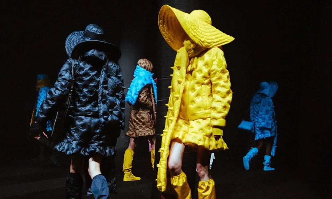 上万元的Moncler羽绒服让明星抢着穿，买过的来说说好在哪