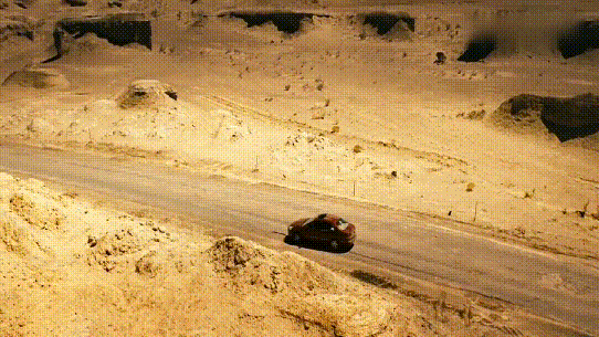 文明都市和蛮荒原野气质冲突，中国版的西部片值得一看