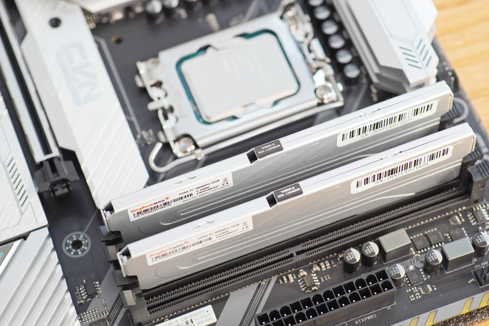 3600频率64GB的内存，600差价性能相当，你会选哪一家