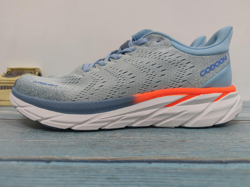 跑鞋刮起轻运动时尚风，咕咚F1健跑鞋体验