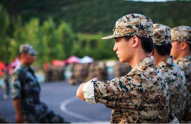 2022参军入伍有新变化，4类人无缘入伍，想参军的大学生要知道