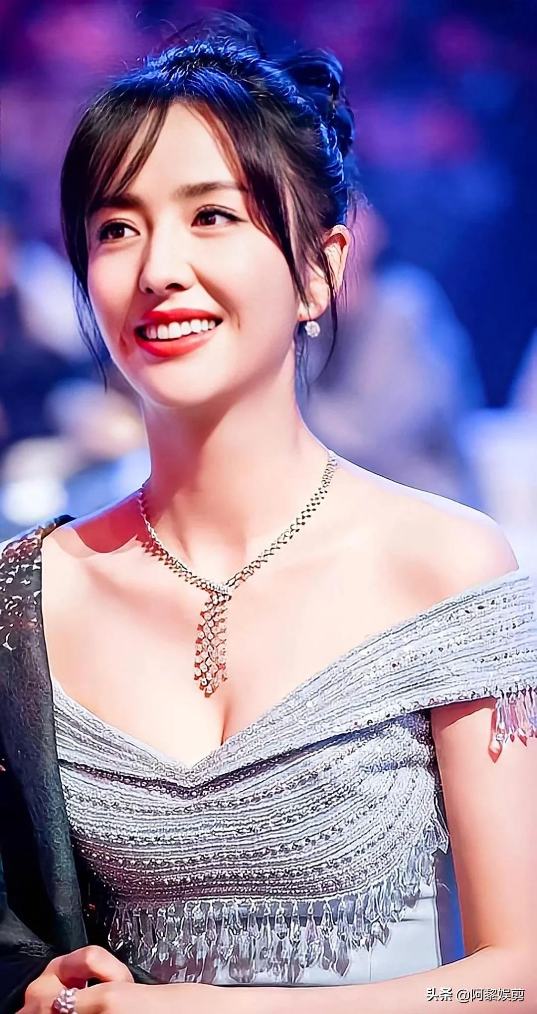 时尚美女佟丽娅，太漂亮了