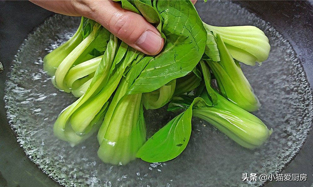 图片[8]-【蚝油香菇油菜】做法步骤图 鲜香入味又营养 不错的减脂开胃-起舞食谱网